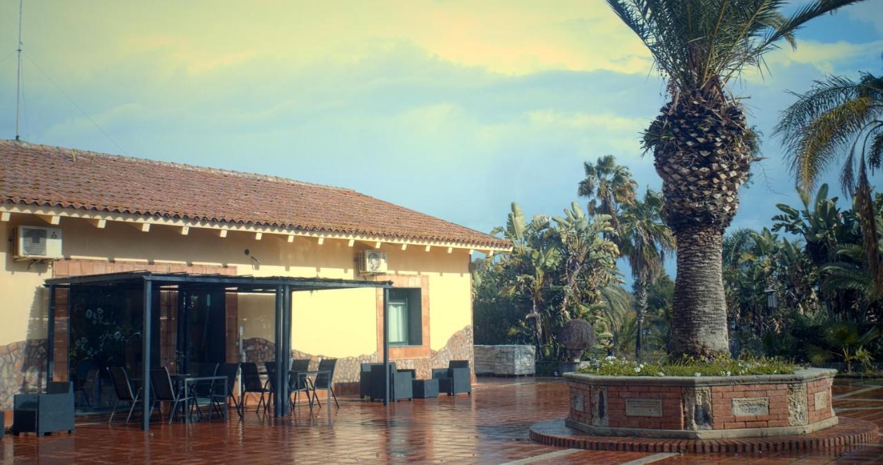 Castello D'Urso Somma B&B Catania Bagian luar foto